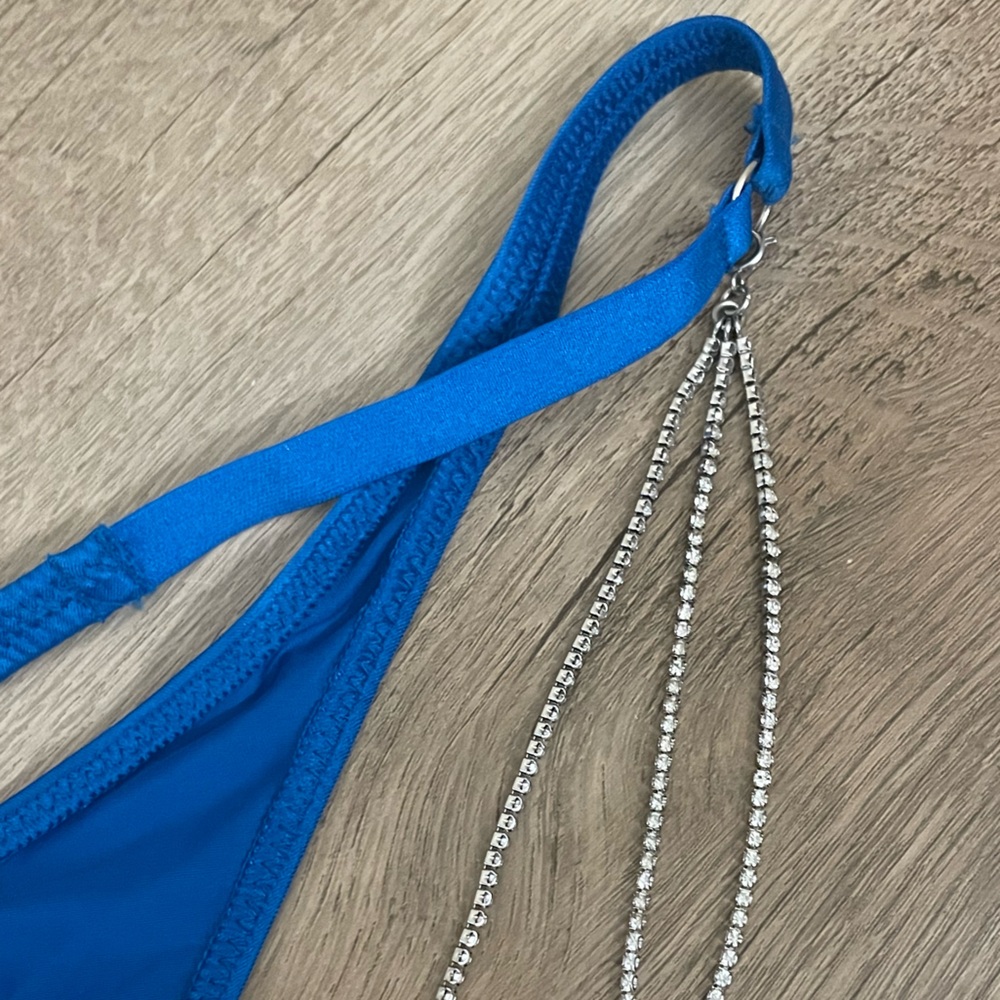 Victoria's Secret Blue V-String with Chain Accent - Picture 7 of 9